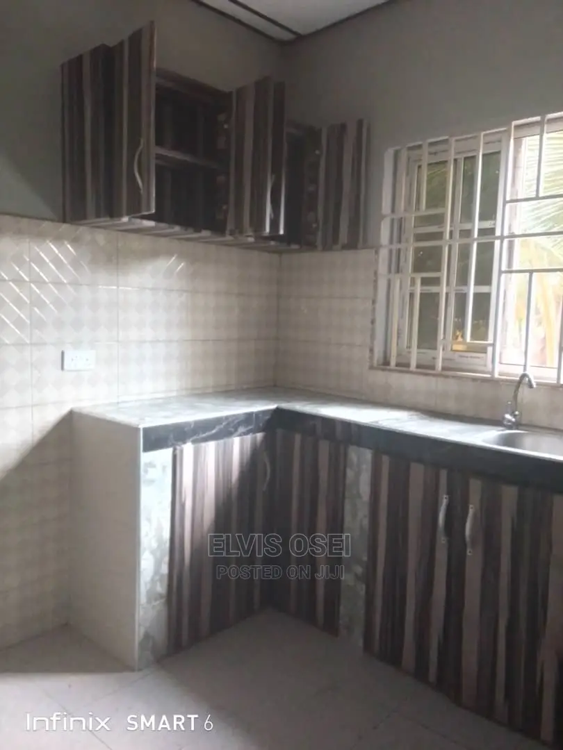 1bdrm House in School Junction, Anyaa for rent