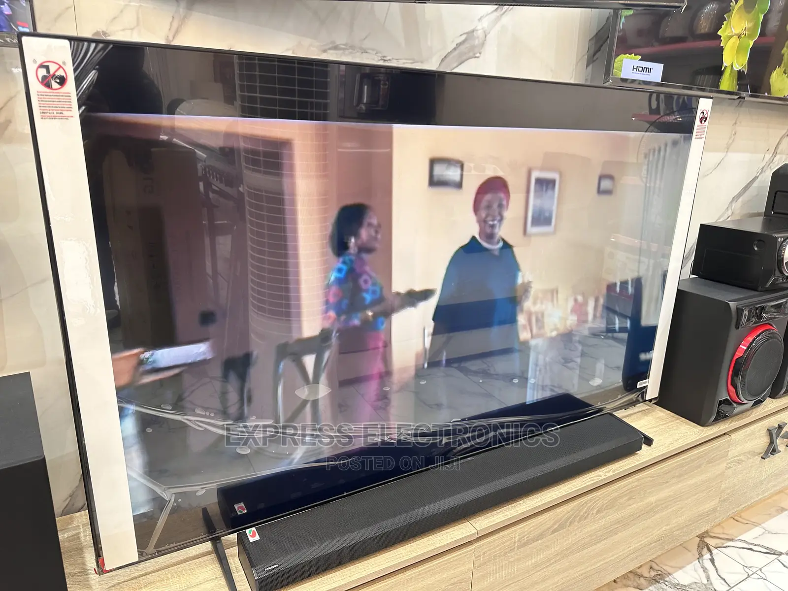 Brand~New Samsung UHD Screen Smart 65”Au7092