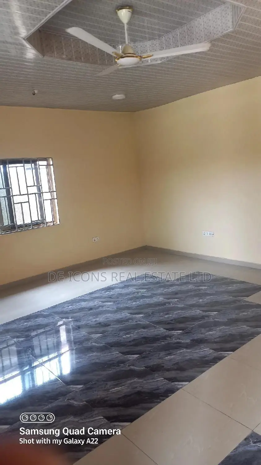 3bdrm Mansion in De-Icons Real Estate, Awutu Senya East Municipal