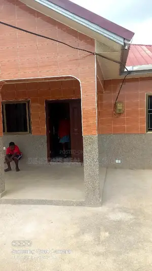 3bdrm Mansion in De-Icons Real Estate, Awutu Senya East Municipal