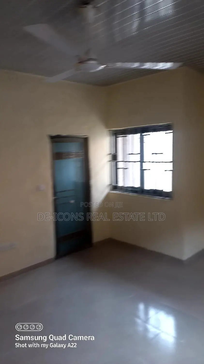3bdrm Mansion in De-Icons Real Estate, Awutu Senya East Municipal