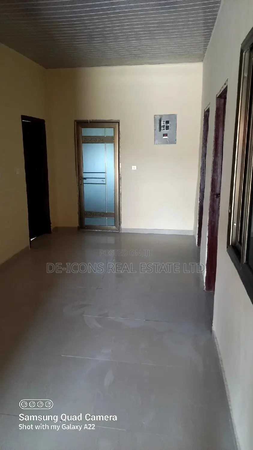 3bdrm Mansion in De-Icons Real Estate, Awutu Senya East Municipal