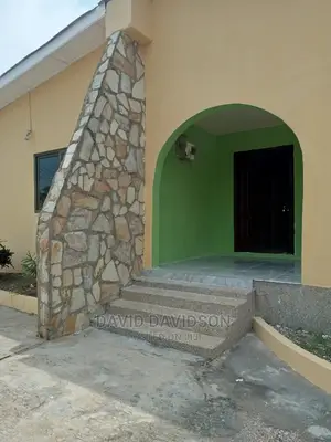 3bdrm Mansion in Executive 3 Bedroom, Tema Metropolitan for rent