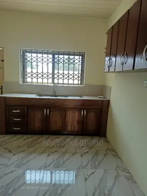 3bdrm Mansion in Executive 3 Bedroom, Tema Metropolitan for rent