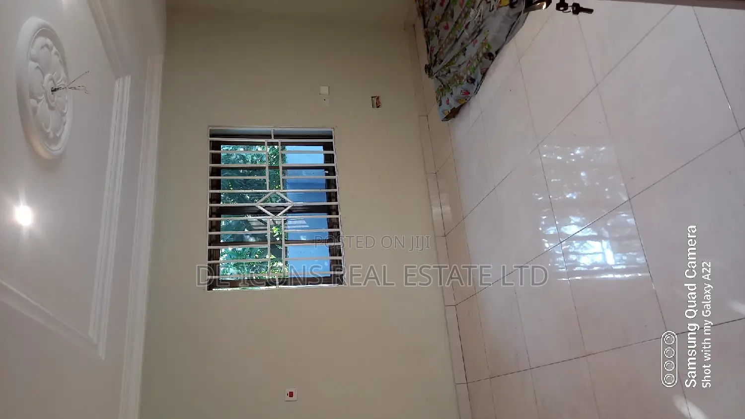 3bdrm House in De-Icons Real Estate, Awutu Senya East Municipal