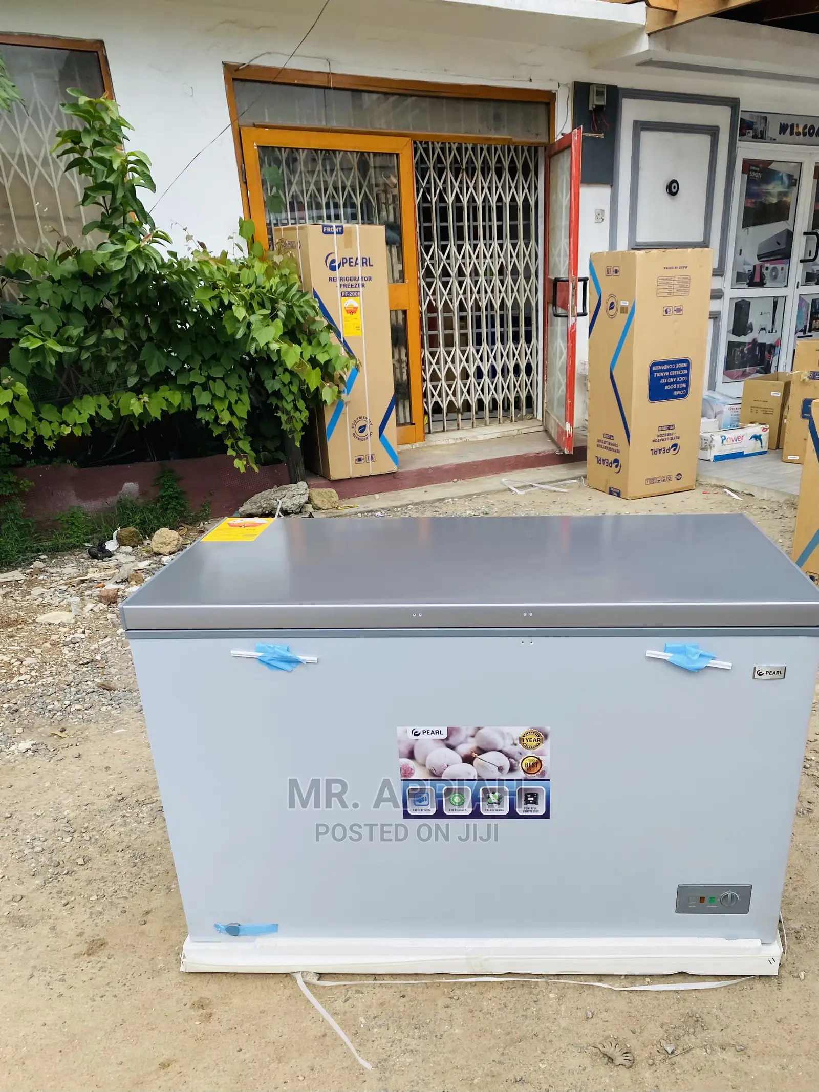 Get a Discount for Pearl PCF-380(316L) Chest 1 Door Freezer