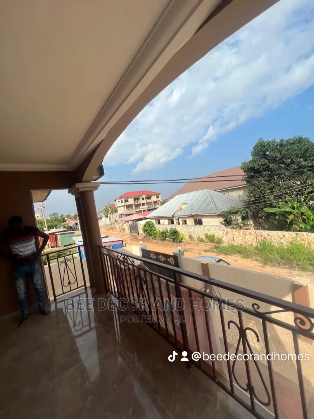 5bdrm Mansion in Bee Decor And Homes, Abokobi for sale