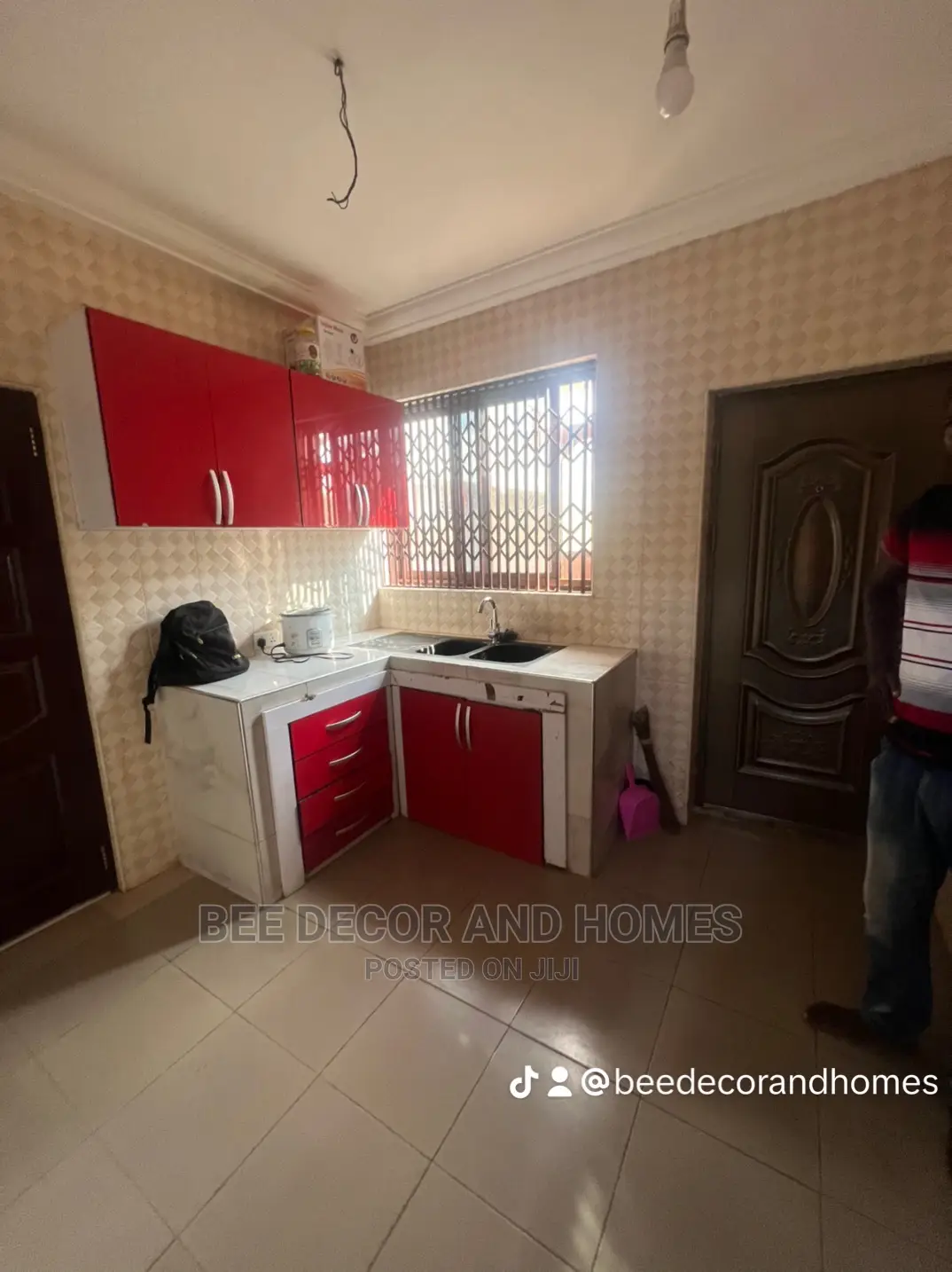 5bdrm Mansion in Bee Decor And Homes, Abokobi for sale