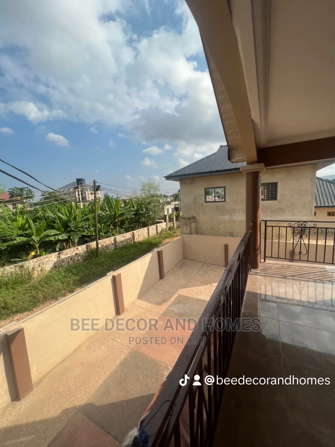 5bdrm Mansion in Bee Decor And Homes, Abokobi for sale