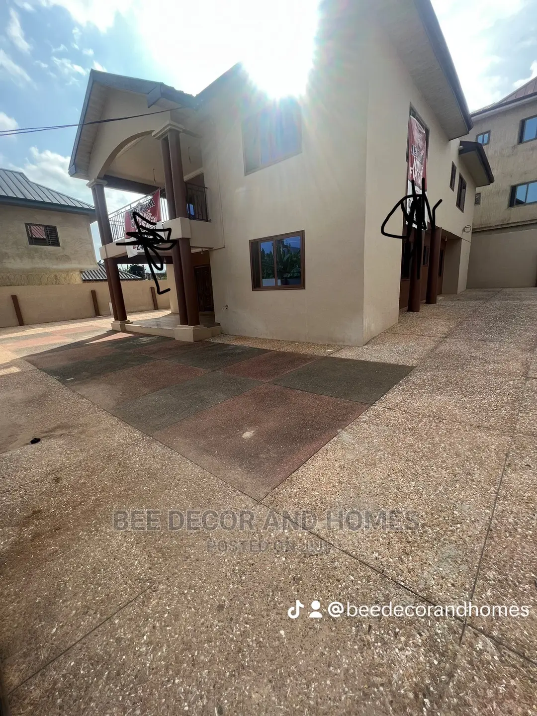 5bdrm Mansion in Bee Decor And Homes, Abokobi for sale