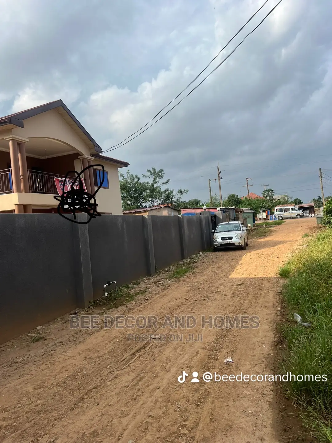 5bdrm Mansion in Bee Decor And Homes, Abokobi for sale