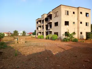 10bdrm Apartment in Wincott Estates, Tema Metropolitan for sale
