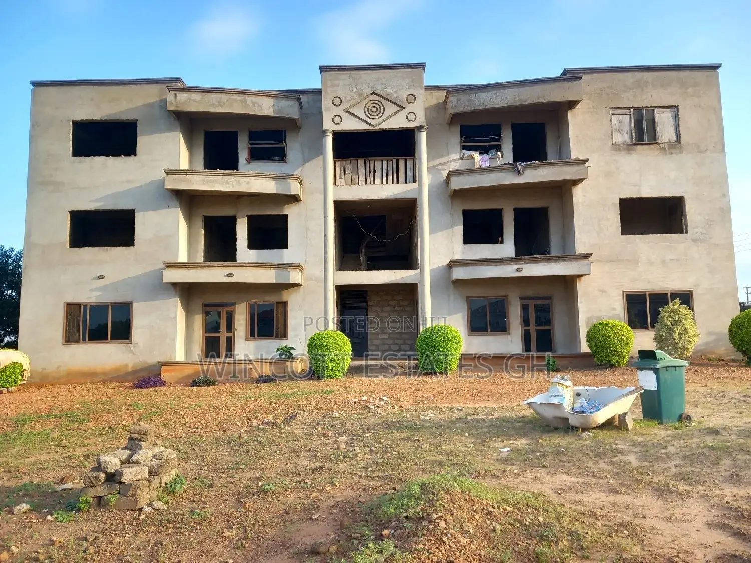 10bdrm Apartment in Wincott Estates, Tema Metropolitan for sale