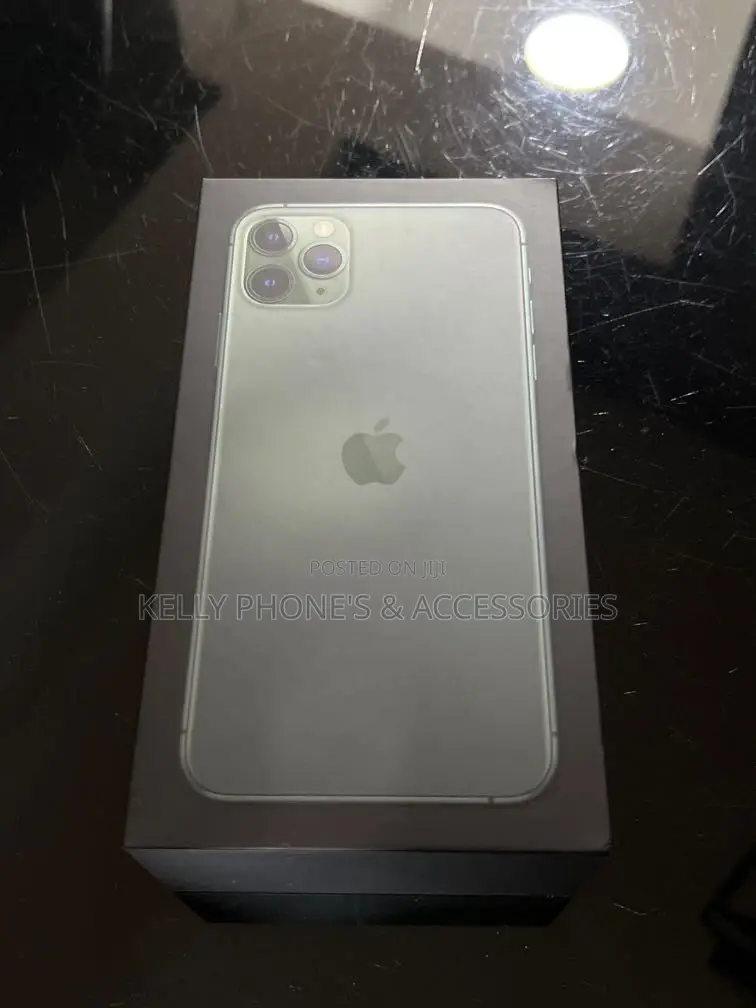 New Apple iPhone 13 256 GB Green