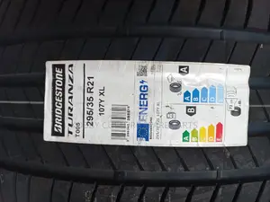 Bridgestone 295/35 R21