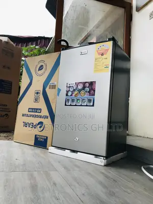 Tabletop Singledoor Pearl 82 Inches Topfreezer Fridge