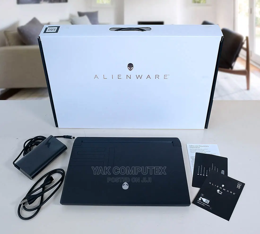 New Laptop Dell Alienware M15 R7 32GB Intel Core i9 SSD 1T