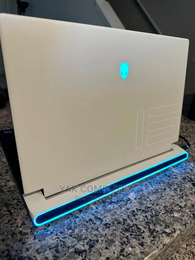 New Laptop Dell Alienware X17 R2 16GB Intel Core i9 SSD 1T