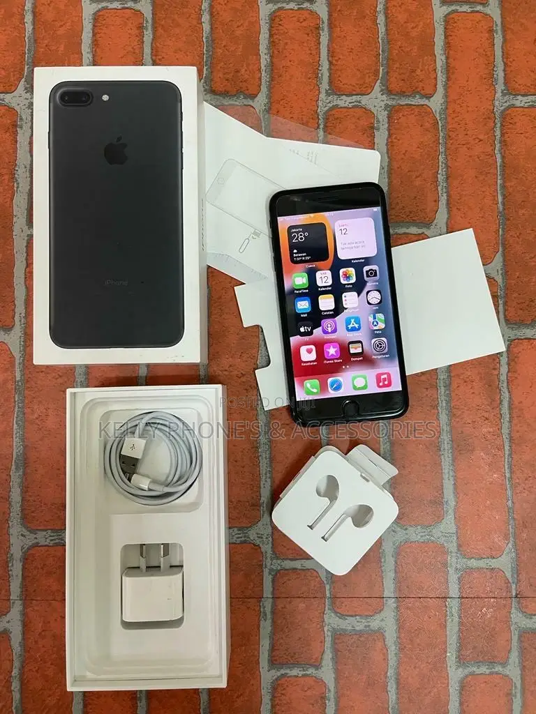 New Apple iPhone 7 Plus 128 GB Black