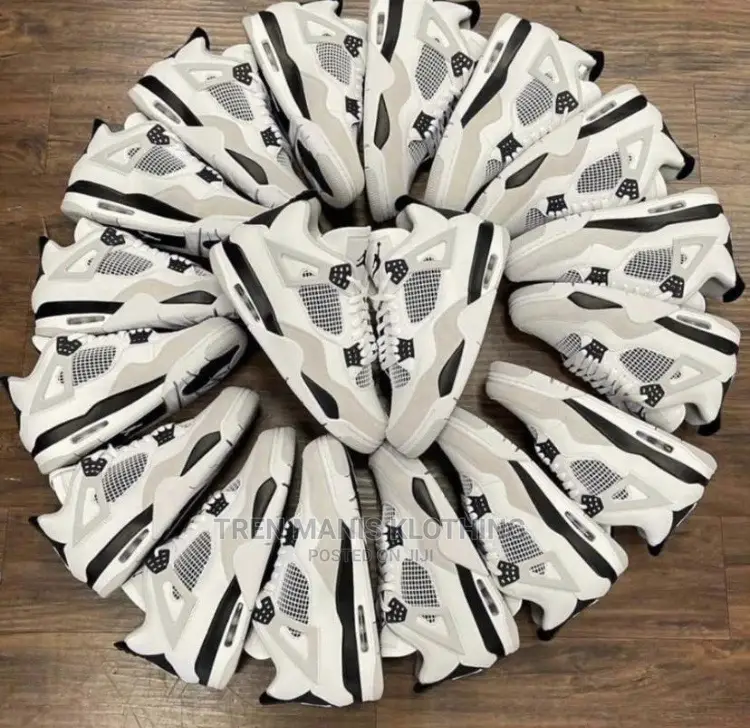Air Jordan 4 Retro Black and White
