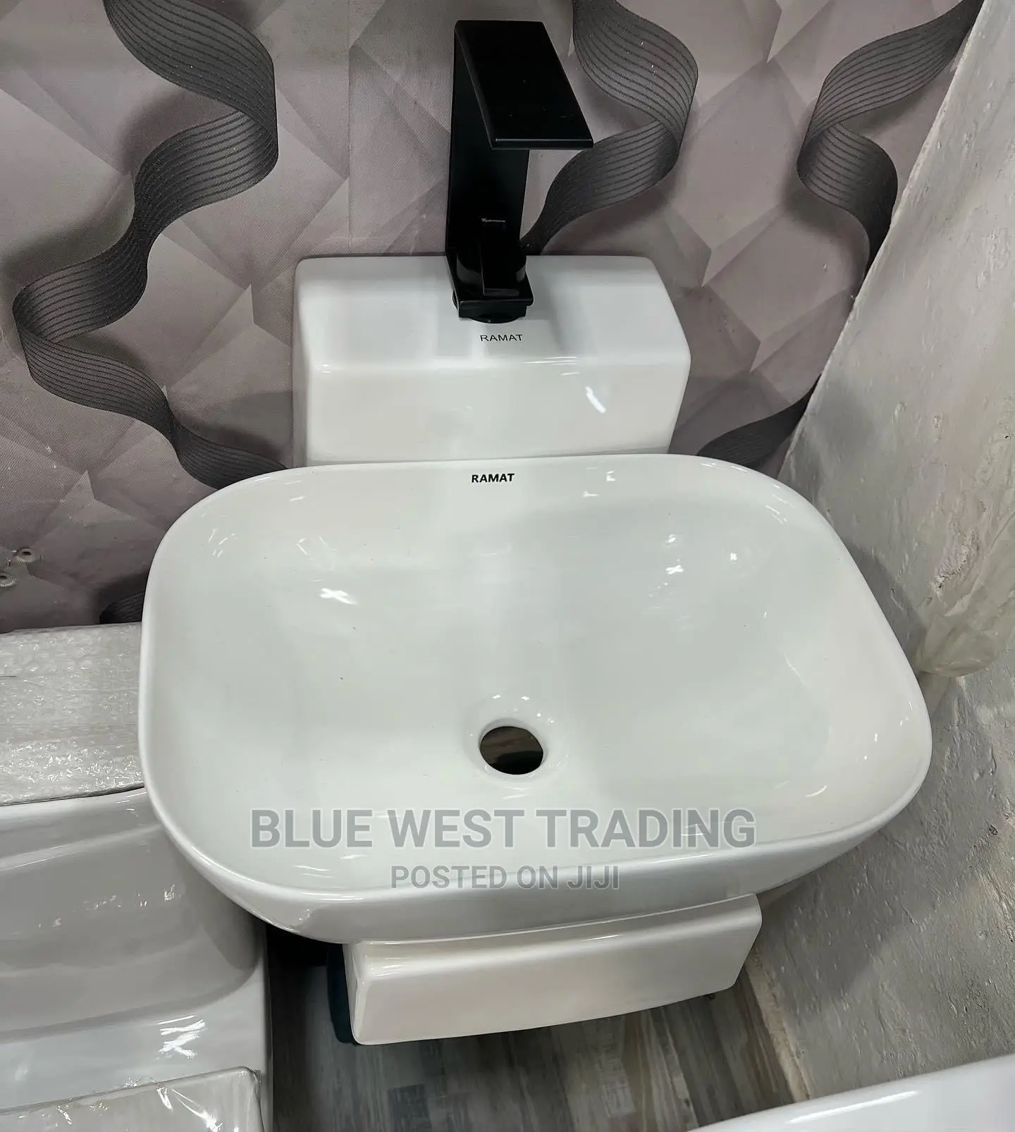 Counter Top Basin With Wall Mount