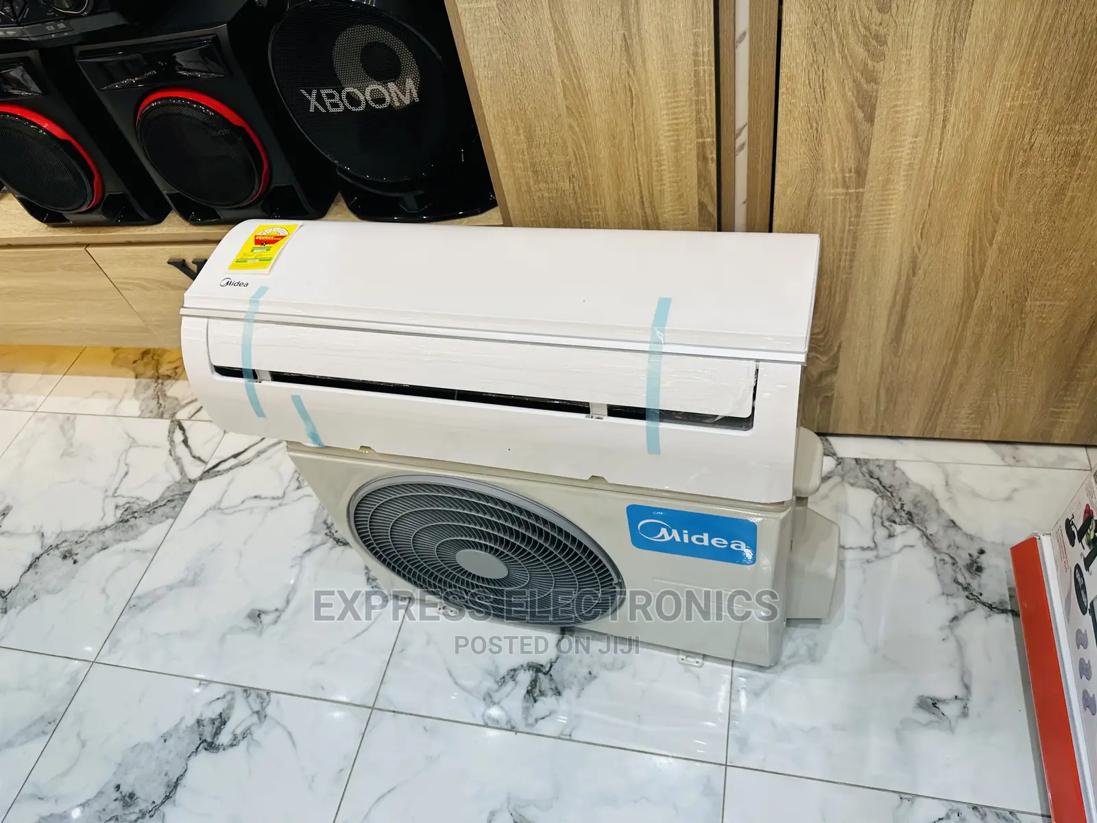Long Distance Airflow Split R410 Gas 2.5hp Midea White
