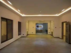 5bdrm Townhouse / Terrace in Skm, US Embassy Area for rent