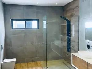 5bdrm Townhouse / Terrace in Skm, US Embassy Area for rent