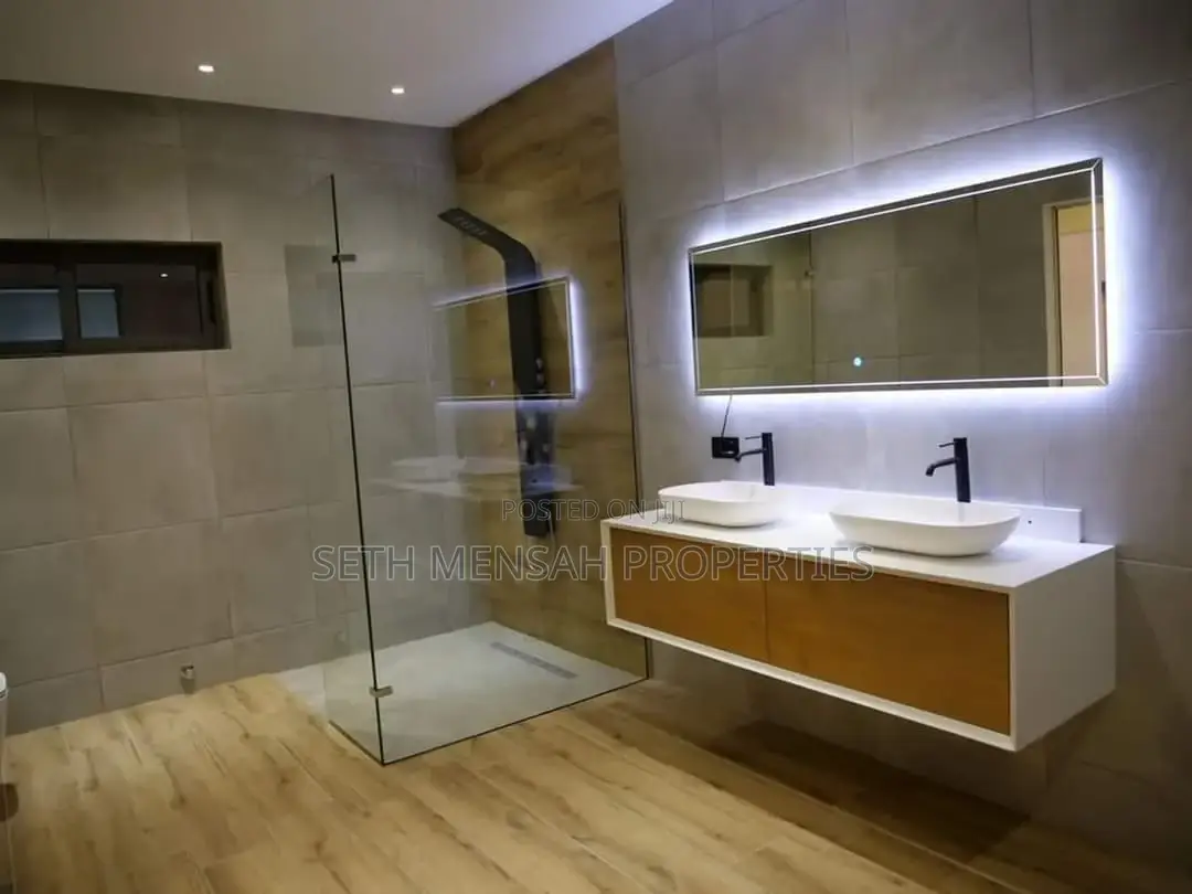 5bdrm Townhouse / Terrace in Skm, US Embassy Area for rent