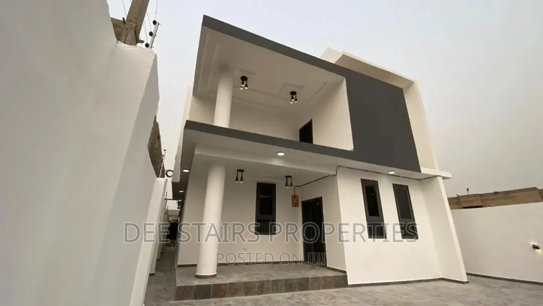 5bdrm House in Tsse Addo Behind for sale