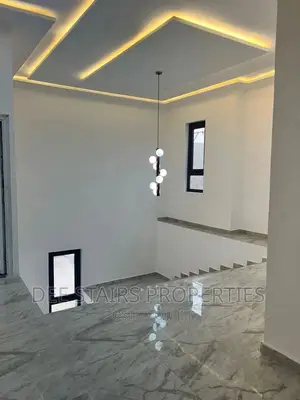 5bdrm House in Tsse Addo Behind for sale