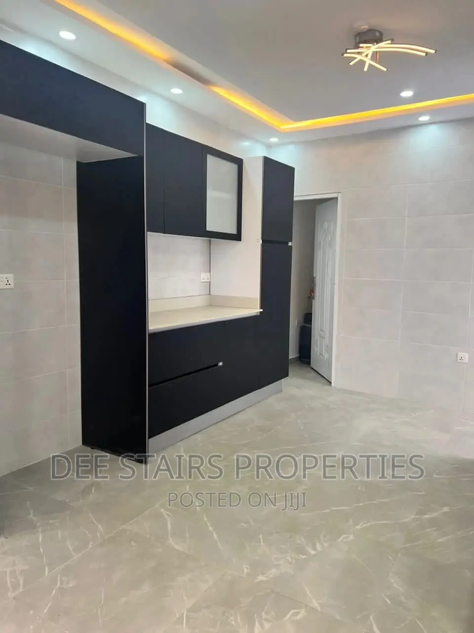 5bdrm House in Tsse Addo Behind for sale