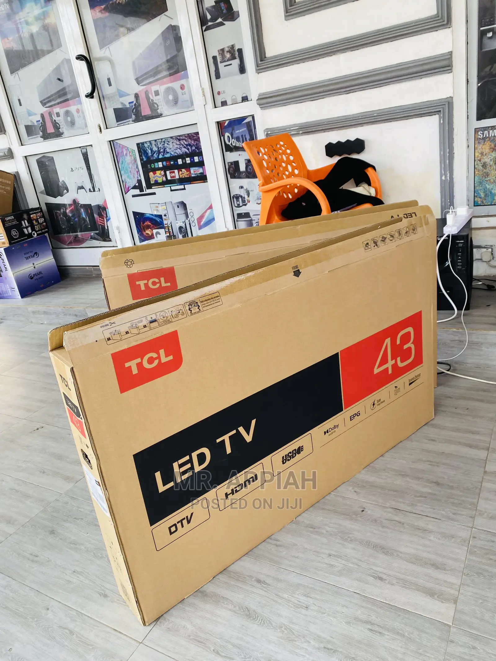 Adorable  TCL 43 Inch 43D3200 Full HD Television, 