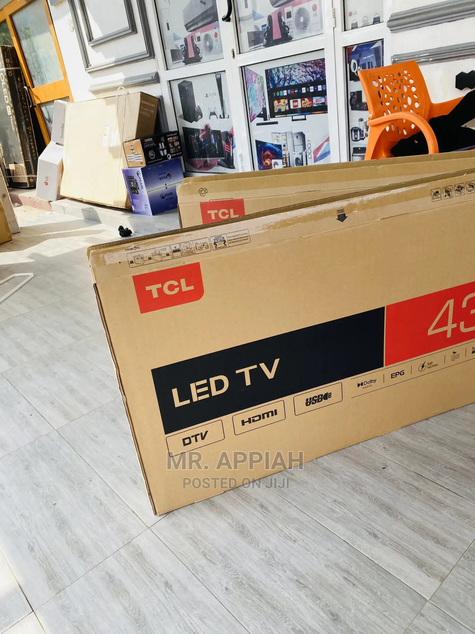 Adorable  TCL 43 Inch 43D3200 Full HD Television, 