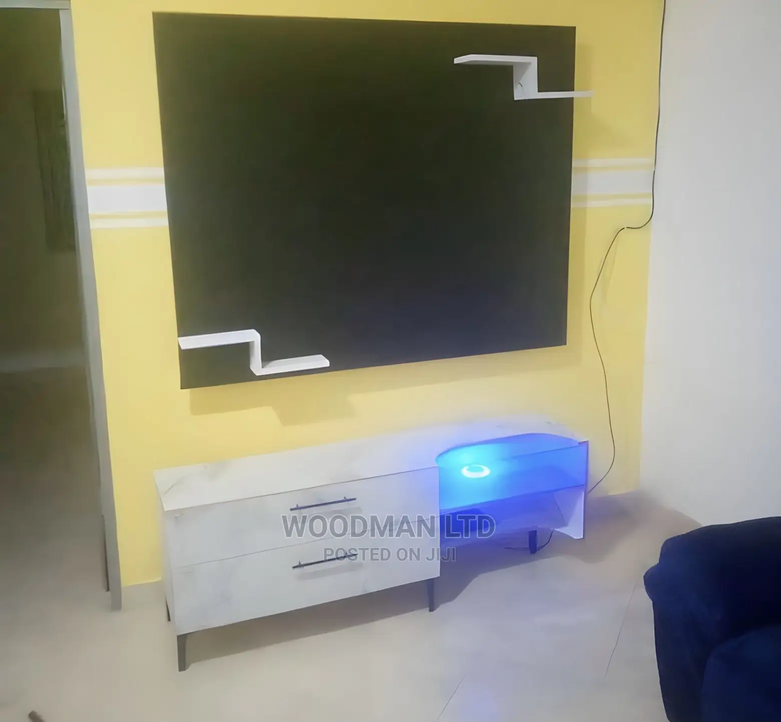 Led Lights Tv Stand / Console