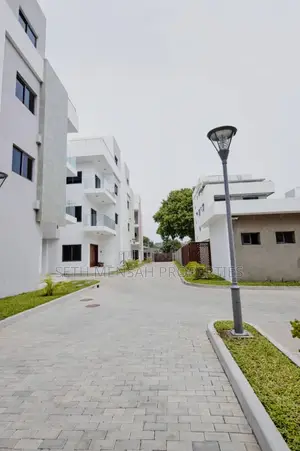 Furnished 5bdrm Townhouse / Terrace in Airport Residential Area