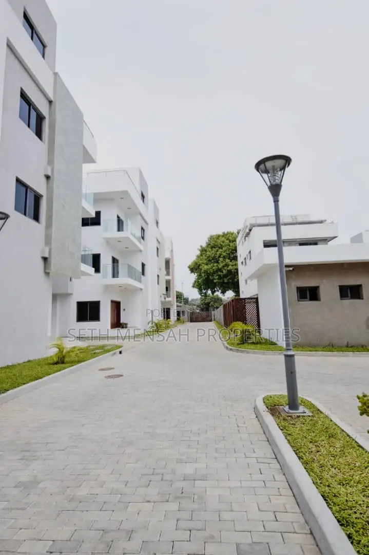 Furnished 5bdrm Townhouse / Terrace in Airport Residential Area