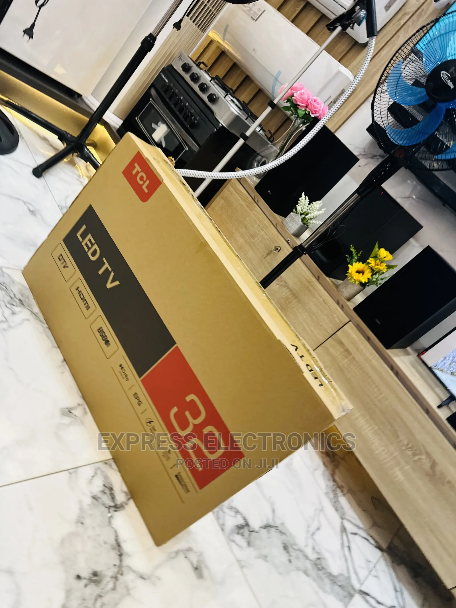 Wider Visible Viewing 32D3200 FHD Satellite Digital TCL