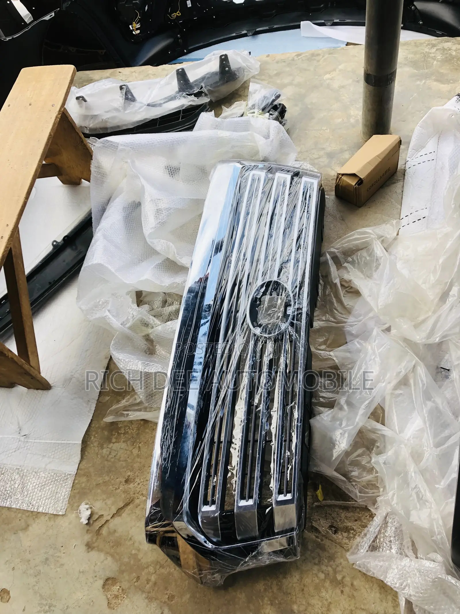 Tundra 2018 Grill Shining