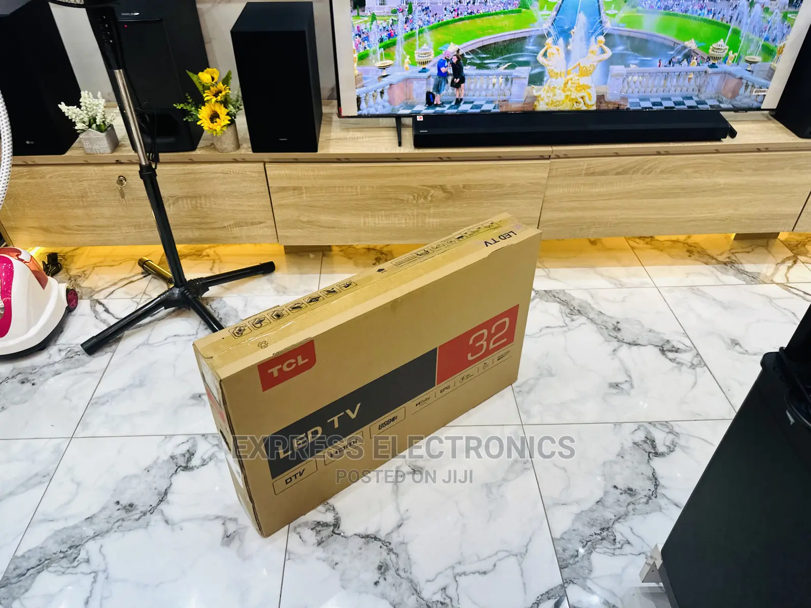 32D3200 · Smart Sound · Wide Viewing Angle TCL SATELLITE