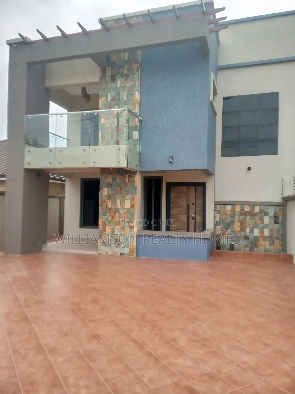 5bdrm House in Hfc Estate Area, Spintex for rent