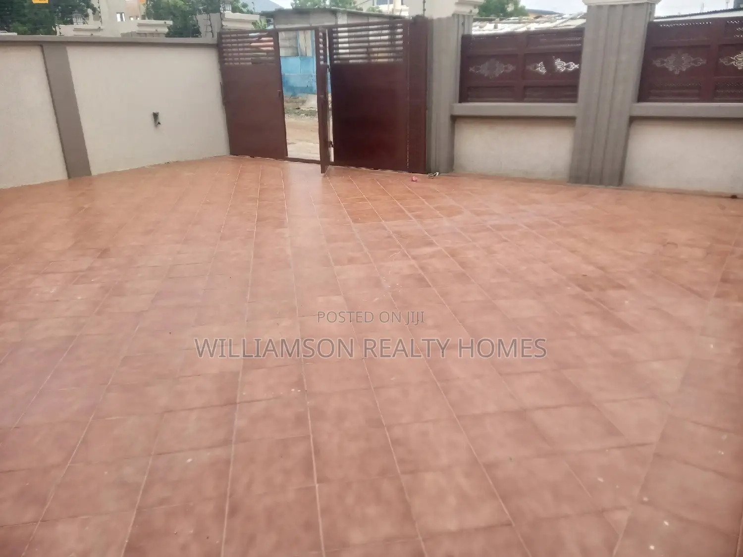 5bdrm House in Hfc Estate Area, Spintex for rent