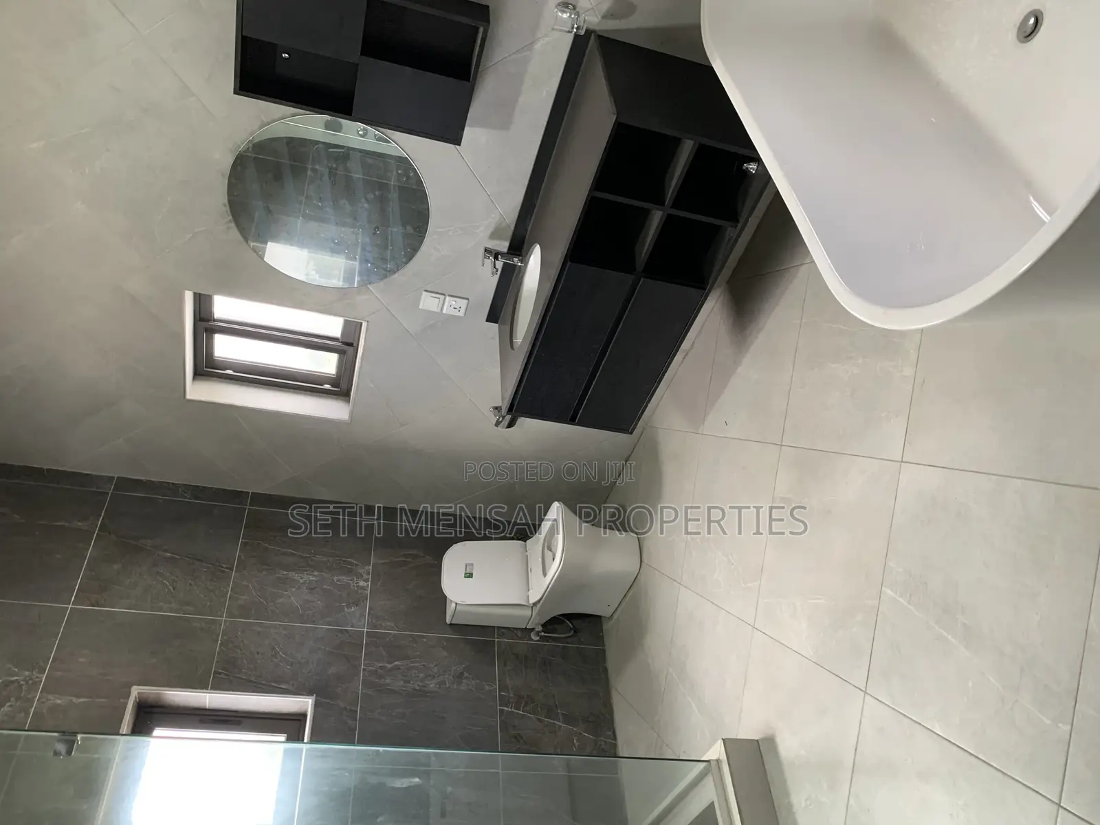 5bdrm House in Achimota for sale