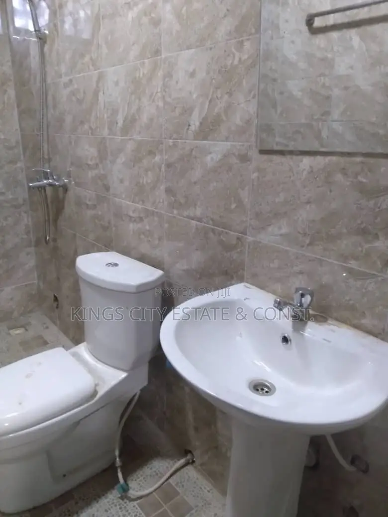 2bdrm House in Odumasi-Estate, Oyarifa Mall Area for sale