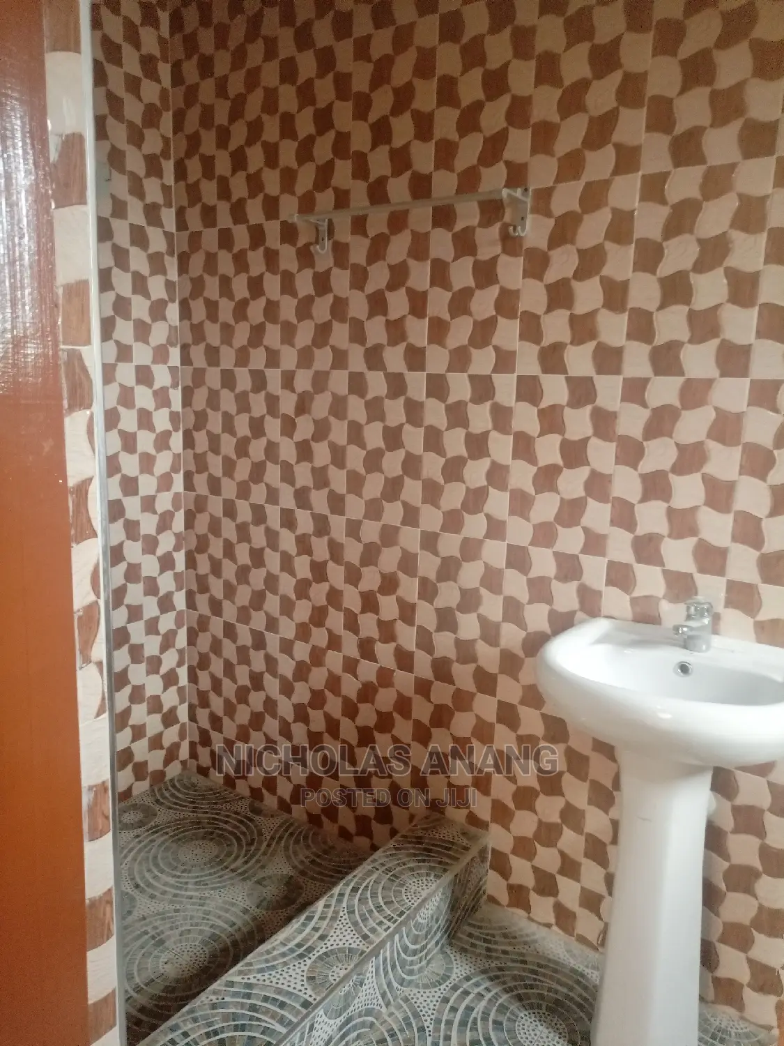 2bdrm Apartment in Dorns Properties, New Town for rent