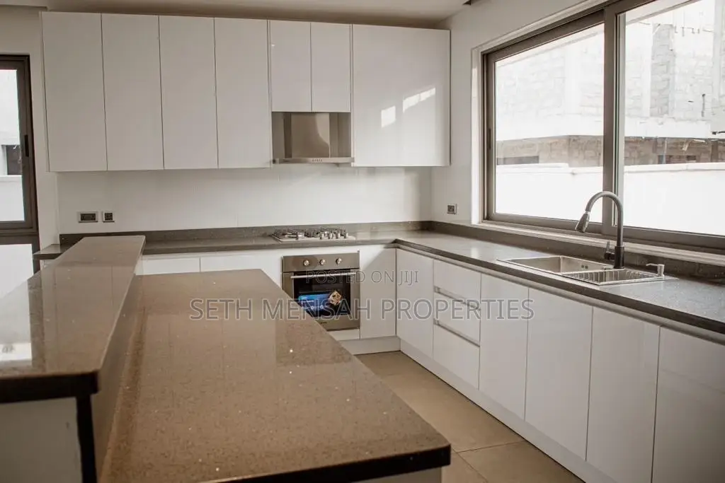 3bdrm House in Oyarifa for sale