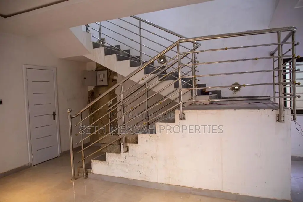 3bdrm House in Oyarifa for sale