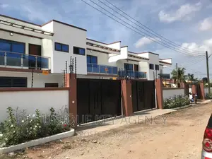 3bdrm House in Unique Lawson, Ashomang Estate for sale