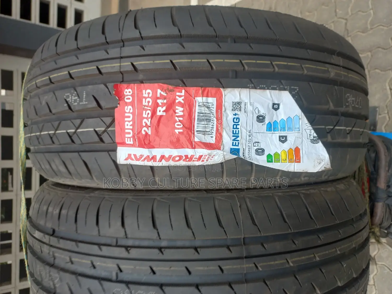 225/55 R17