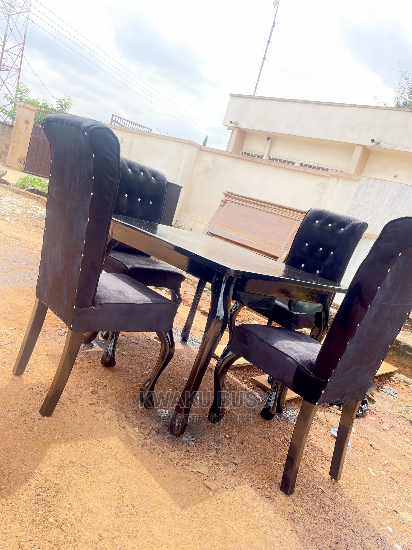 4 Seaters Dining Table
